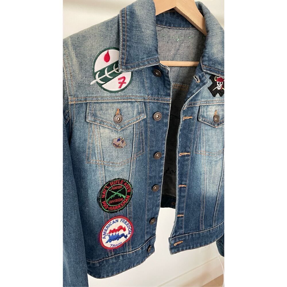 Denim jacket with patches sewn on - Picture 3 of 4